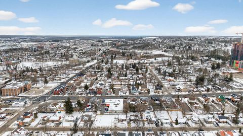 Photo 33 at 68 Drury Lane, Wellington, Barrie