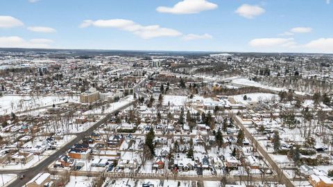 Photo 40 at 68 Drury Lane, Wellington, Barrie