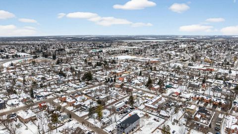 Photo 42 at 68 Drury Lane, Wellington, Barrie