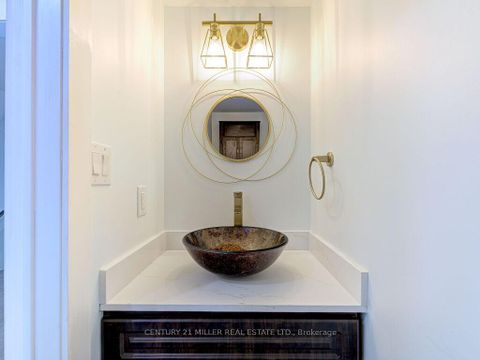 Photo 5 at 373 Ravineview Way, WC Wedgewood Creek, Oakville