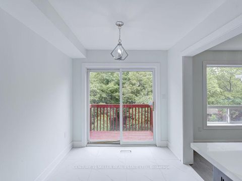 Photo 20 at 373 Ravineview Way, WC Wedgewood Creek, Oakville