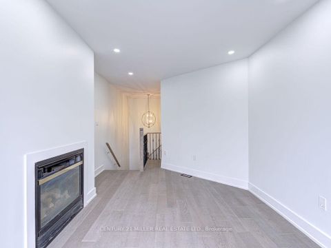 Photo 25 at 373 Ravineview Way, WC Wedgewood Creek, Oakville