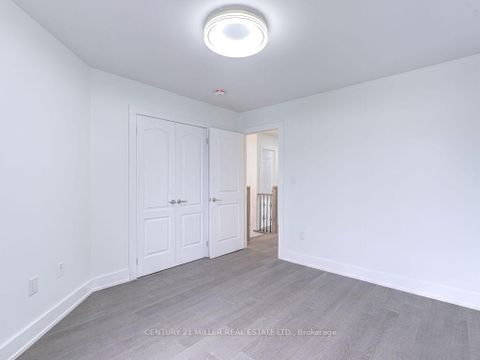 Photo 35 at 373 Ravineview Way, WC Wedgewood Creek, Oakville