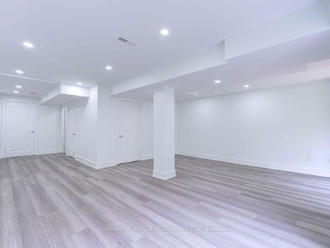 Photo 37 at 373 Ravineview Way, WC Wedgewood Creek, Oakville