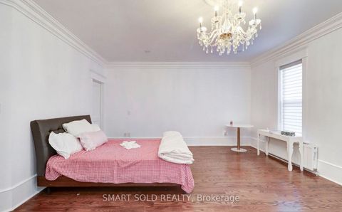 Photo 17 at 61 Brunswick Avenue, University, Toronto