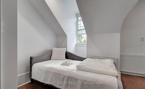 Photo 25 at 61 Brunswick Avenue, University, Toronto