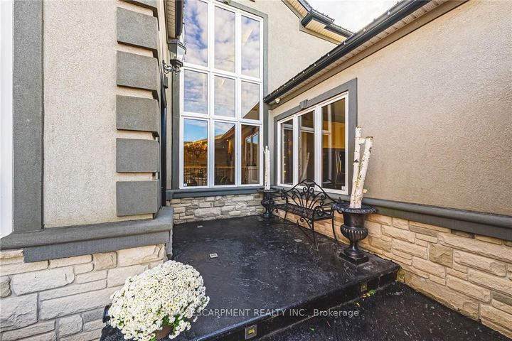 Photo 5 at 712 Highvalley Road, Ancaster, Hamilton