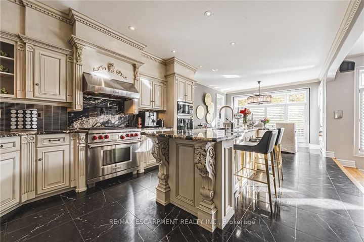 Photo 11 at 712 Highvalley Road, Ancaster, Hamilton