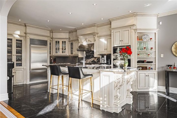 Photo 12 at 712 Highvalley Road, Ancaster, Hamilton