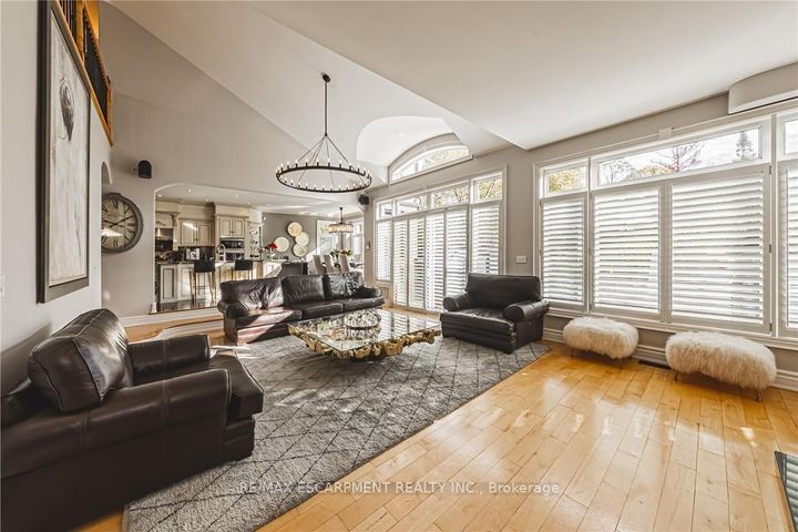 Photo 16 at 712 Highvalley Road, Ancaster, Hamilton