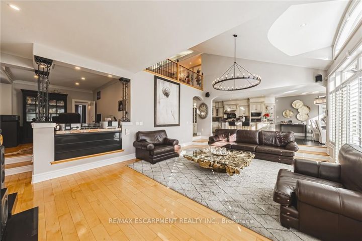 Photo 17 at 712 Highvalley Road, Ancaster, Hamilton