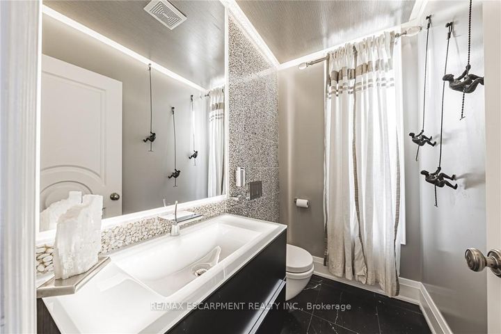 Photo 20 at 712 Highvalley Road, Ancaster, Hamilton