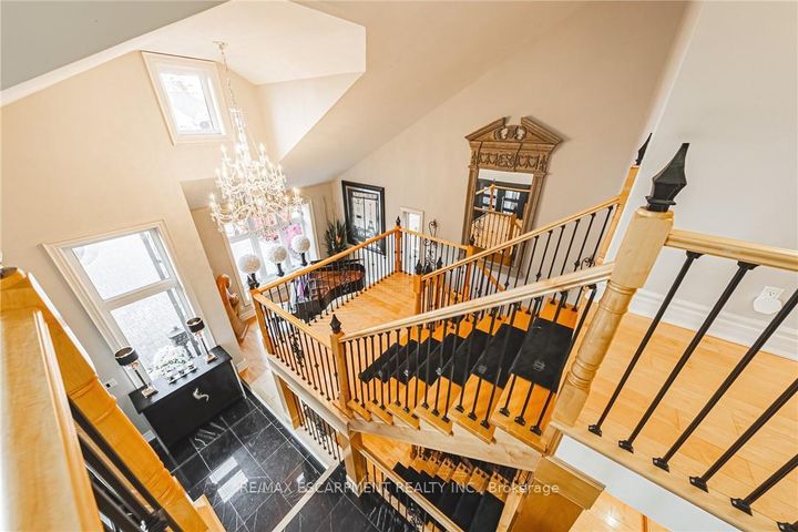 Photo 21 at 712 Highvalley Road, Ancaster, Hamilton