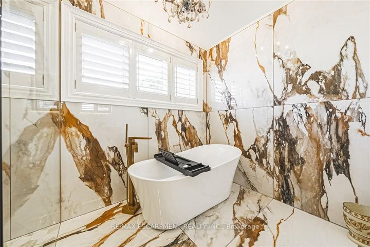 Photo 26 at 712 Highvalley Road, Ancaster, Hamilton