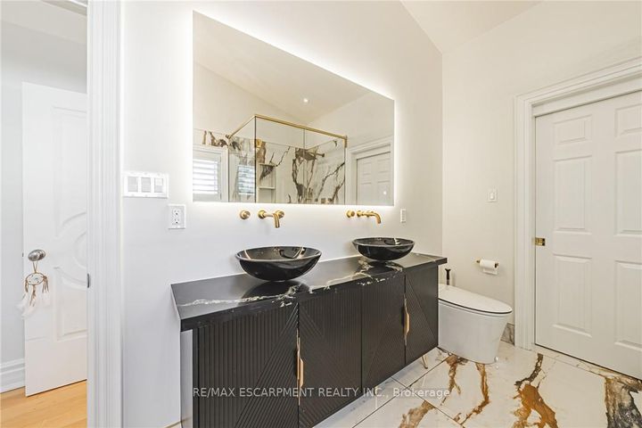 Photo 27 at 712 Highvalley Road, Ancaster, Hamilton