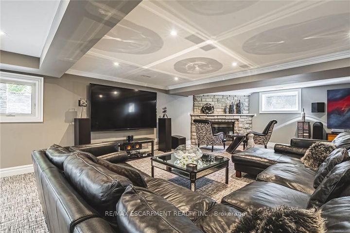 Photo 35 at 712 Highvalley Road, Ancaster, Hamilton