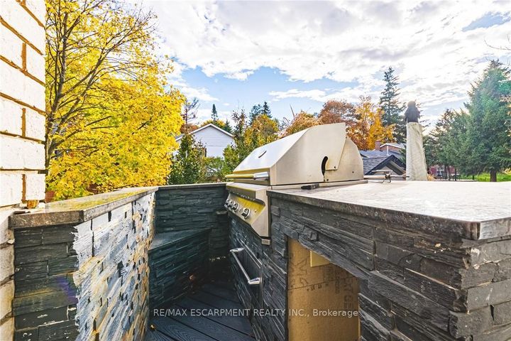 Photo 46 at 712 Highvalley Road, Ancaster, Hamilton