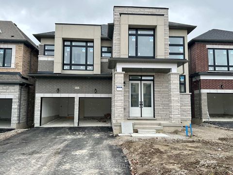 Photo 1 at 5 Kane Crescent, Bayview Northeast, Aurora