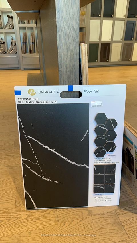 Photo 5 at 5 Kane Crescent, Bayview Northeast, Aurora