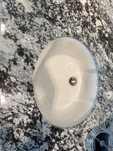 Photo 7 at 5 Kane Crescent, Bayview Northeast, Aurora