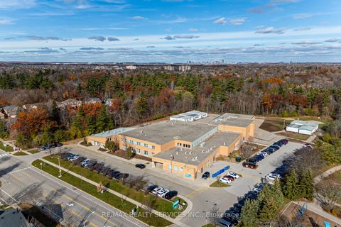 Photo 2 at 1713 - 1478 Pilgrims Way, GA Glen Abbey, Oakville