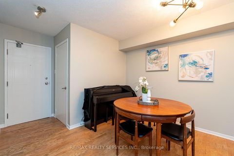 Photo 6 at 1713 - 1478 Pilgrims Way, GA Glen Abbey, Oakville