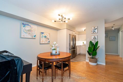 Photo 8 at 1713 - 1478 Pilgrims Way, GA Glen Abbey, Oakville