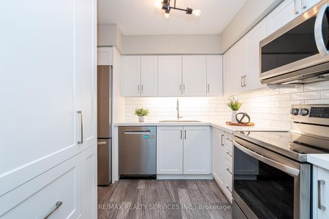 Photo 16 at 1713 - 1478 Pilgrims Way, GA Glen Abbey, Oakville