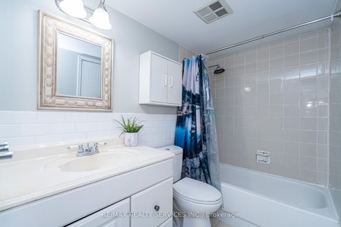 Photo 26 at 1713 - 1478 Pilgrims Way, GA Glen Abbey, Oakville