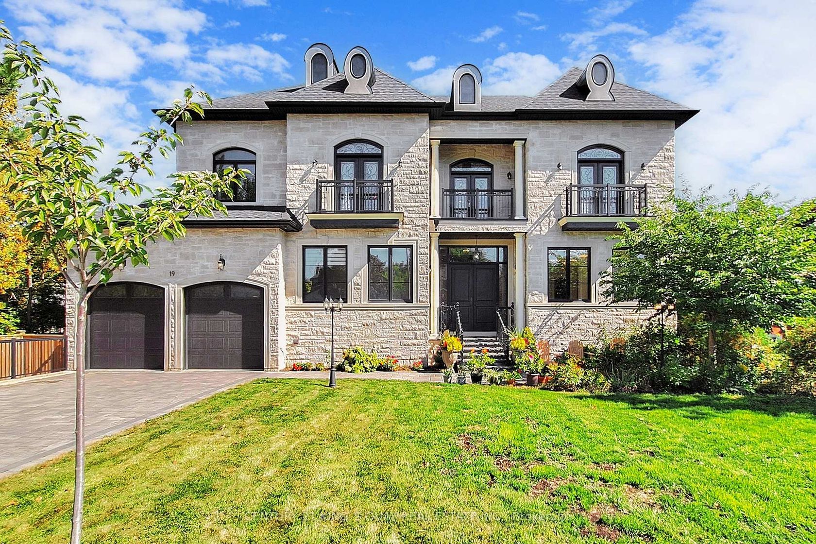 19 Blyth Street, Oak Ridges, Richmond Hill 