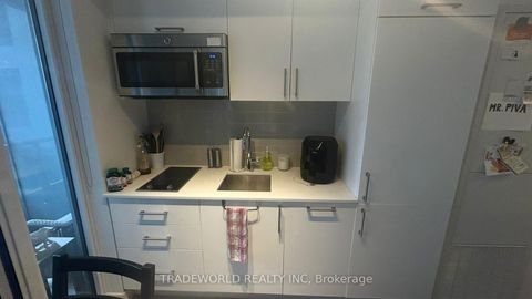 Photo 7 at 401E - 576 Front Street W, Waterfront Communities C1, Toronto