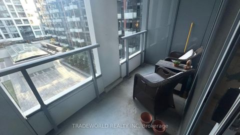 Photo 12 at 401E - 576 Front Street W, Waterfront Communities C1, Toronto