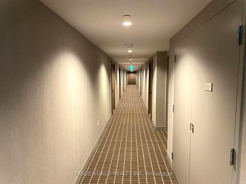 Photo 15 at 401E - 576 Front Street W, Waterfront Communities C1, Toronto