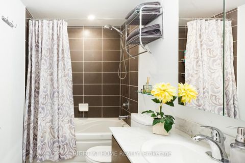 Photo 9 at 319 - 20 Blue Jays Way, Waterfront Communities C1, Toronto