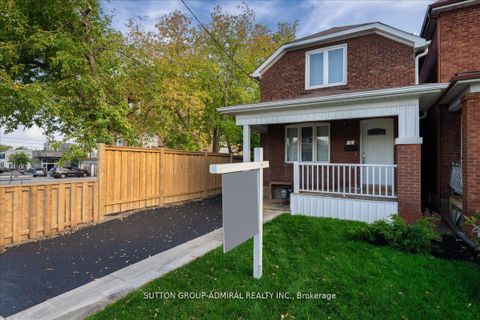 Photo 5 at 11 Bowie Avenue, Belgravia, Toronto