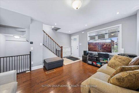 Photo 6 at 11 Bowie Avenue, Belgravia, Toronto