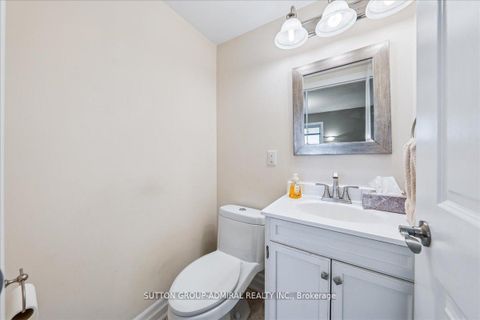 Photo 13 at 11 Bowie Avenue, Belgravia, Toronto