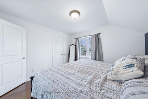 Photo 25 at 11 Bowie Avenue, Belgravia, Toronto