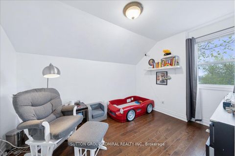 Photo 26 at 11 Bowie Avenue, Belgravia, Toronto