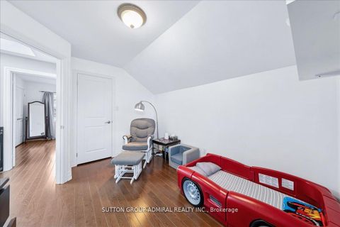 Photo 27 at 11 Bowie Avenue, Belgravia, Toronto