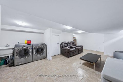 Photo 31 at 11 Bowie Avenue, Belgravia, Toronto