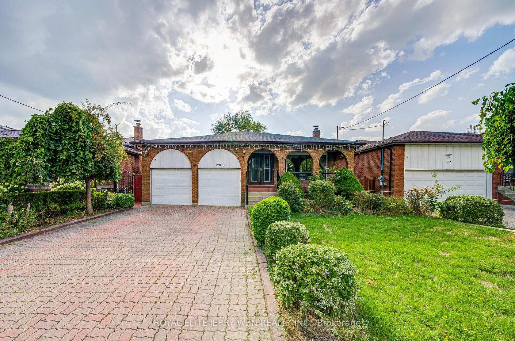 2908 Victoria Park Avenue, Pleasant View, Toronto 
