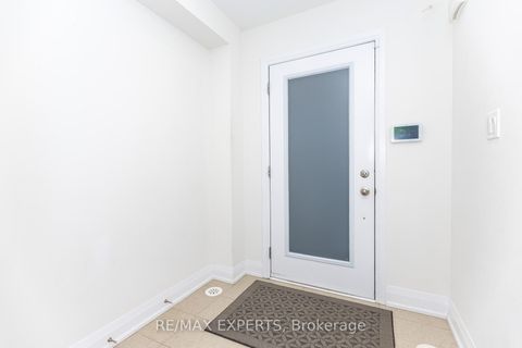 Photo 5 at 190 Moneypenny Place, Beverley Glen, Vaughan