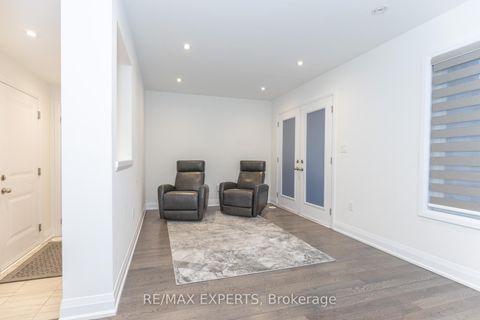 Photo 9 at 190 Moneypenny Place, Beverley Glen, Vaughan