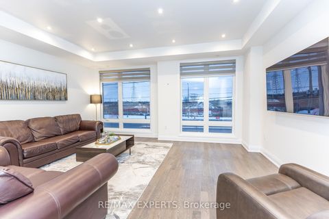 Photo 15 at 190 Moneypenny Place, Beverley Glen, Vaughan