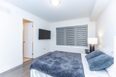 Photo 30 at 190 Moneypenny Place, Beverley Glen, Vaughan