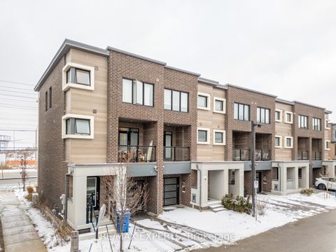 Photo 41 at 190 Moneypenny Place, Beverley Glen, Vaughan