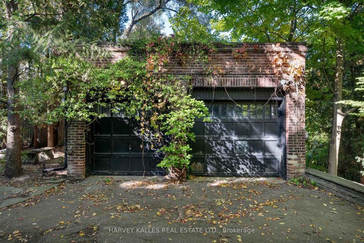 Photo 12 at 7 Beaumont Road, Moore Park, Toronto