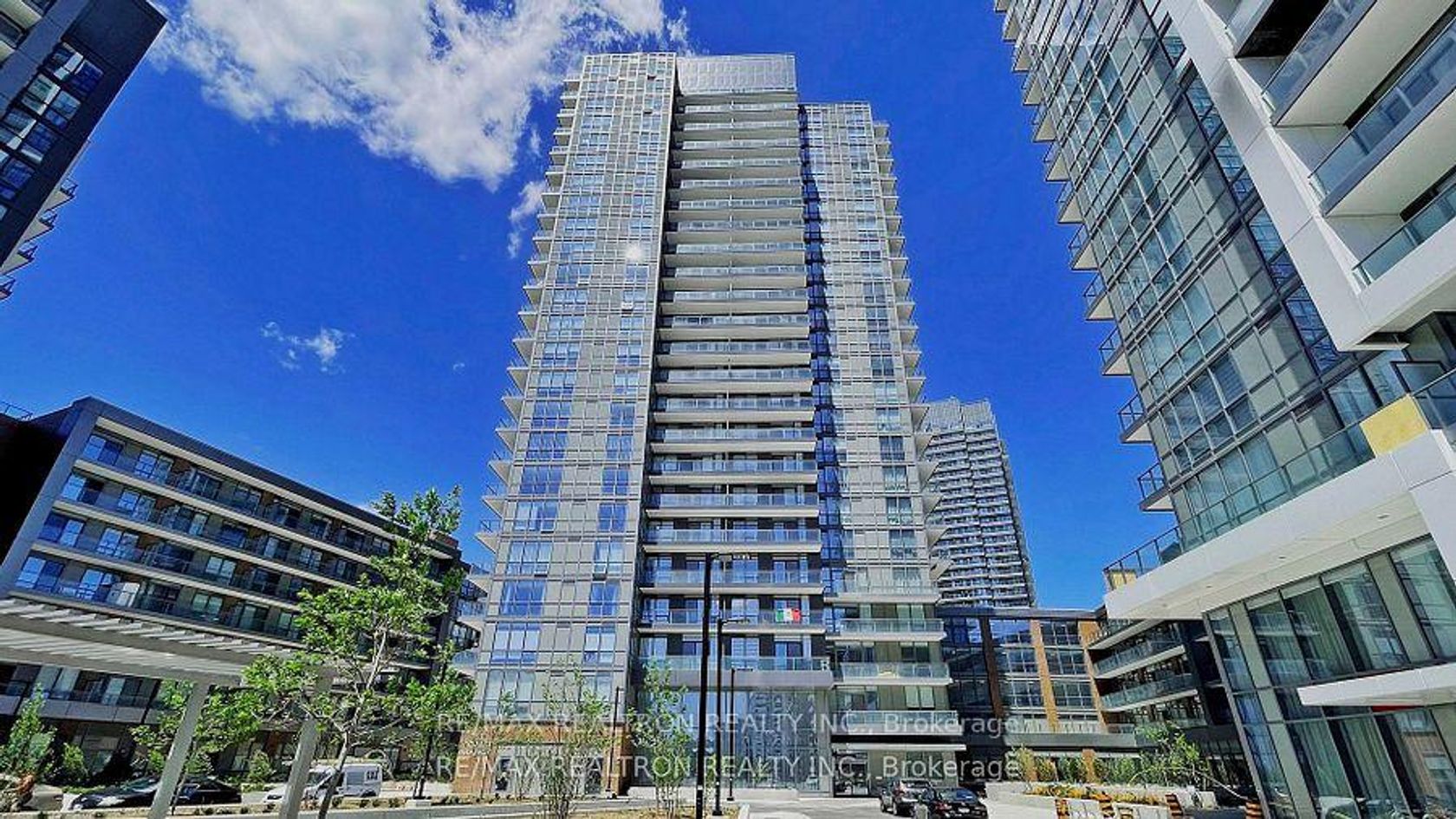 319 - 38 Forest Manor Road, Henry Farm, Toronto 