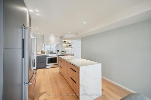 Photo 19 at 1110 - 65 Harbour Square, Waterfront Communities C1, Toronto